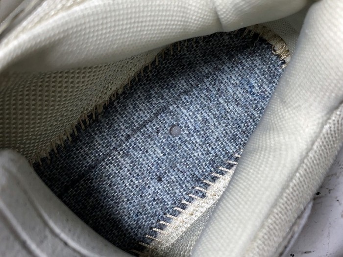 balen triple s trainers clear sole gold and white 541624 w09o1 9005