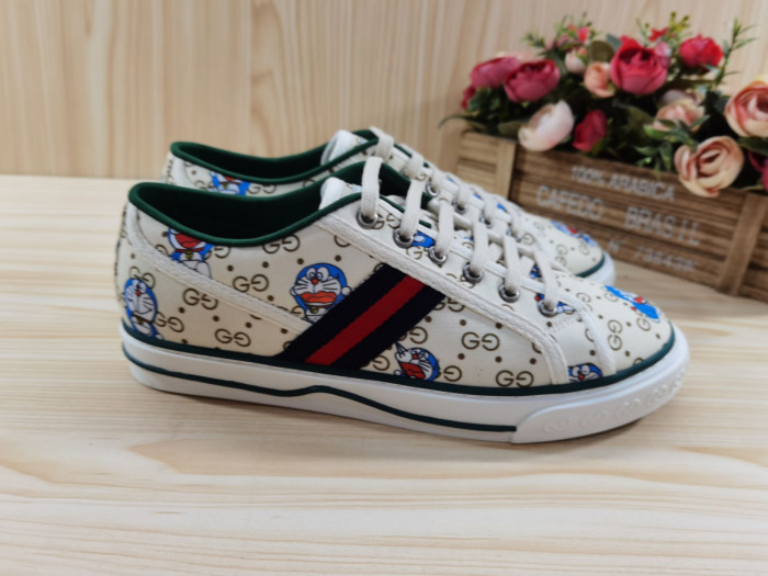 gu low top sneaker