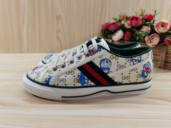 gu low top sneaker