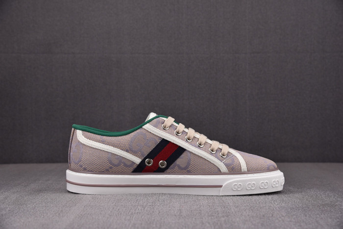 gu low top sneaker