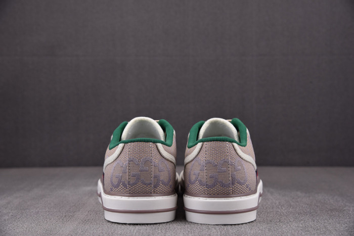 gu low top sneaker