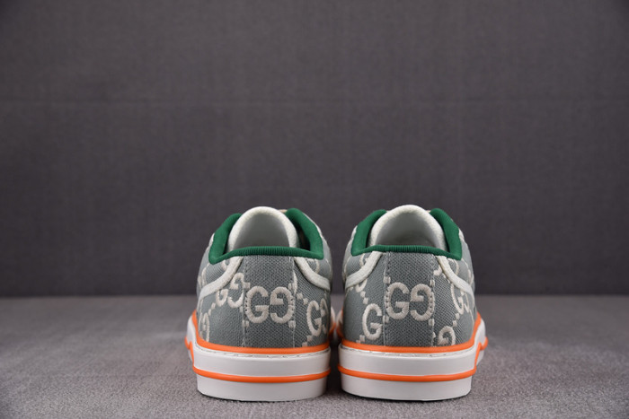 gu low top sneaker