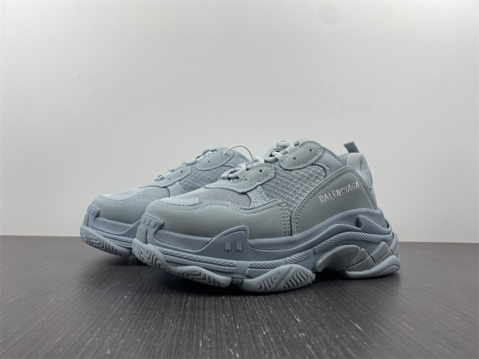 balen triple s pale blue 524039 w2fw1 4700