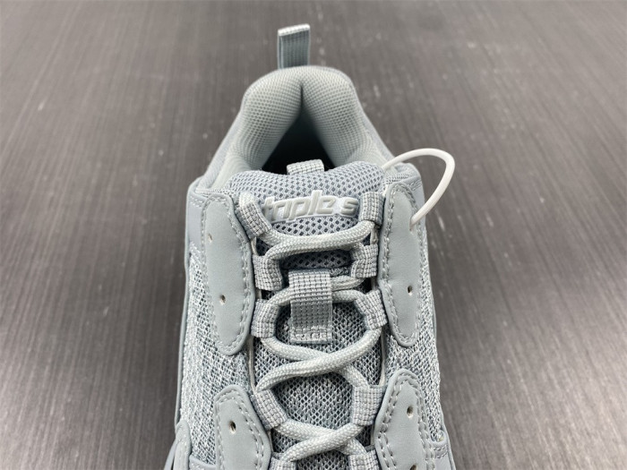 balen triple s pale blue 524039 w2fw1 4700