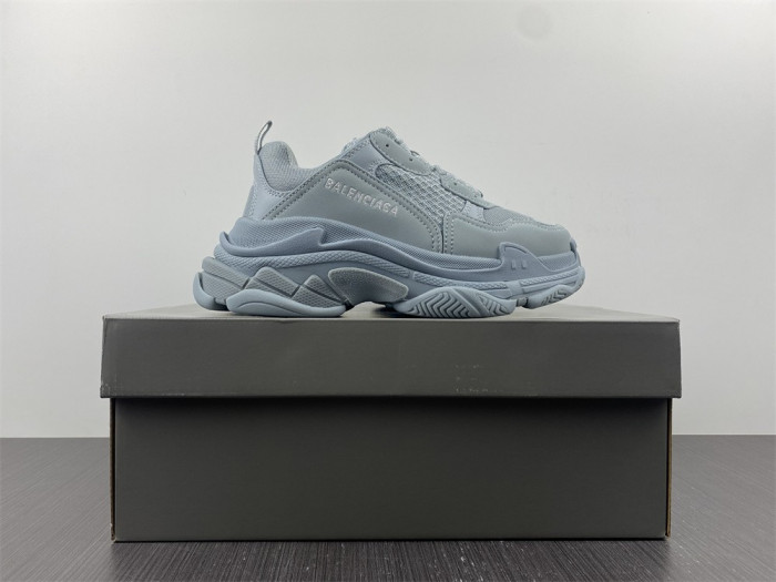 balen triple s pale blue 524039 w2fw1 4700