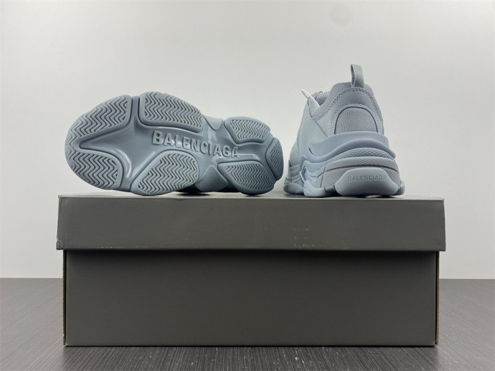 balen triple s pale blue 524039 w2fw1 4700