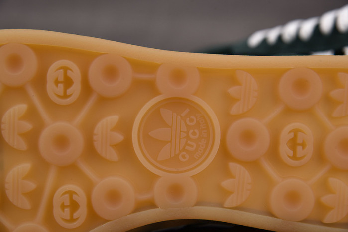 a*d*das x G*u*i1 gazelle