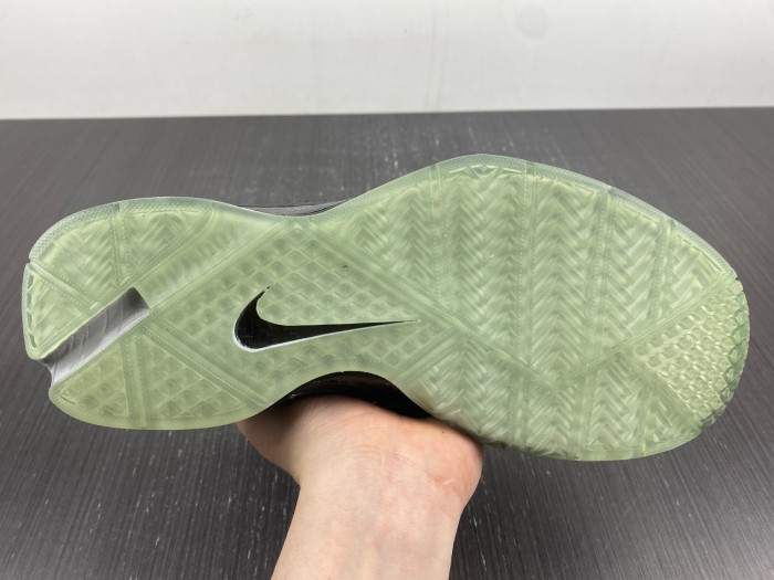 nike kobe 1 prelude (81 points) 640221-001