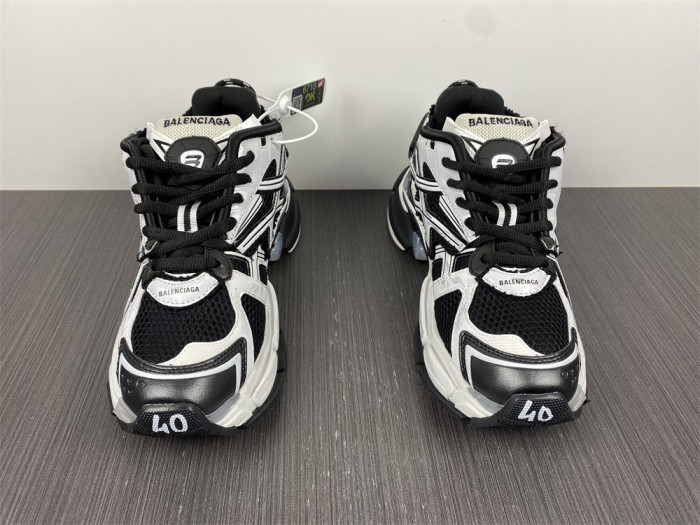 balen black & white runner sneakers 677402 w3rb2 9010
