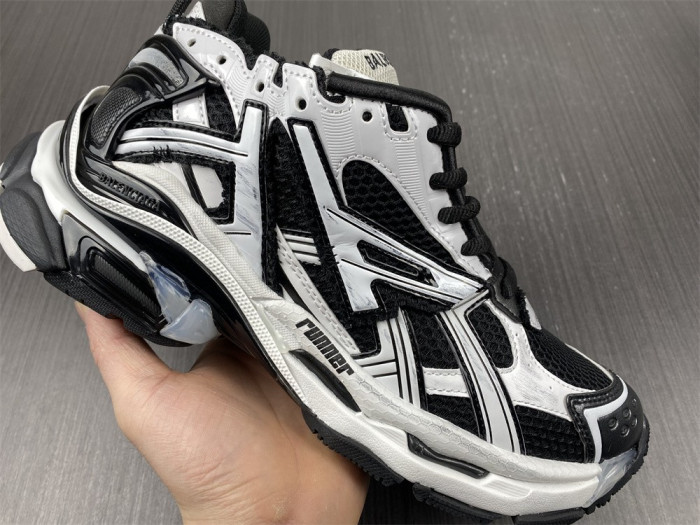 balen black & white runner sneakers 677402 w3rb2 9010