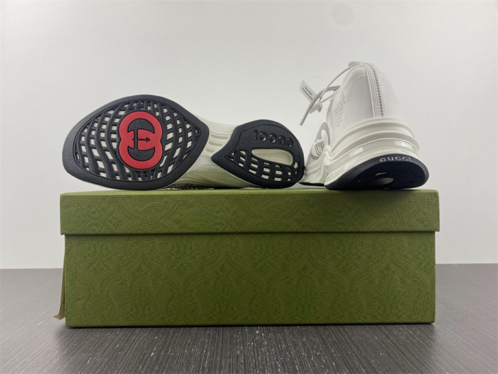 gu run sneaker
