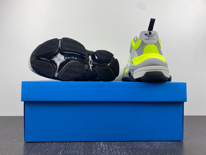 balen triple s grey green 712821 w2zb5 7512