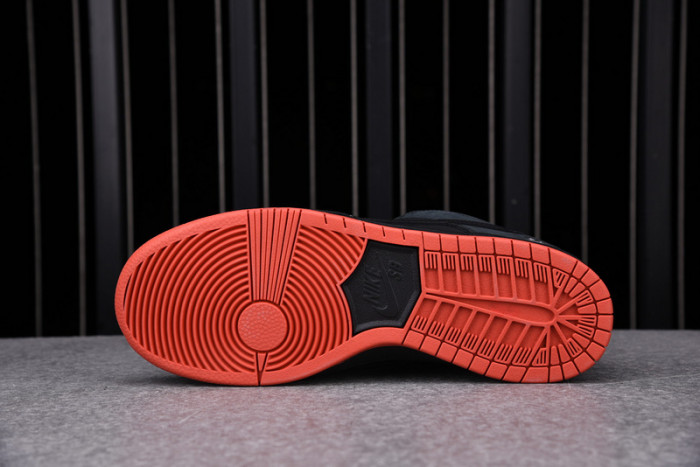 nike sb dunk low black pigeon 883232-008