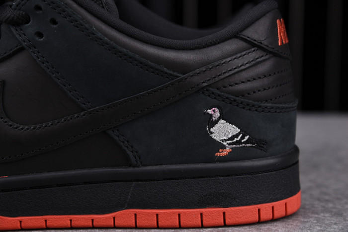 nike sb dunk low black pigeon 883232-008