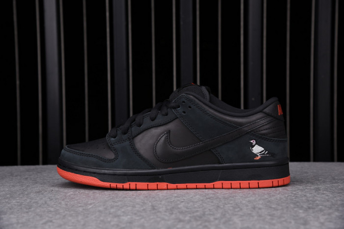 nike sb dunk low black pigeon 883232-008