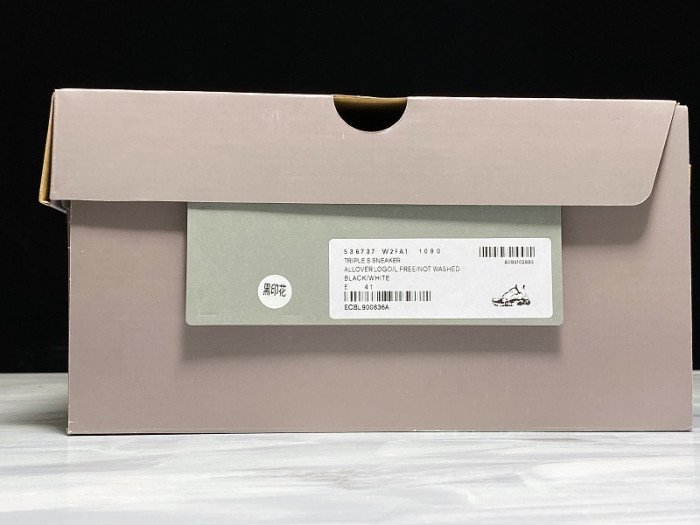 balen triple s trainers black letters 541624 w09o1 9013