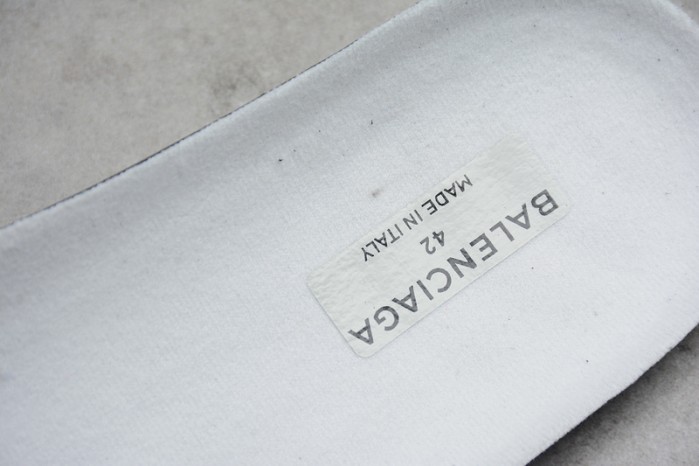 balen triple s w09o5-1005