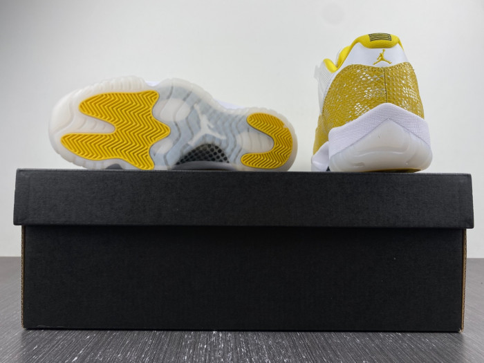 air jordan 11 low wmns “yellow snakeskin” ah7860-107.