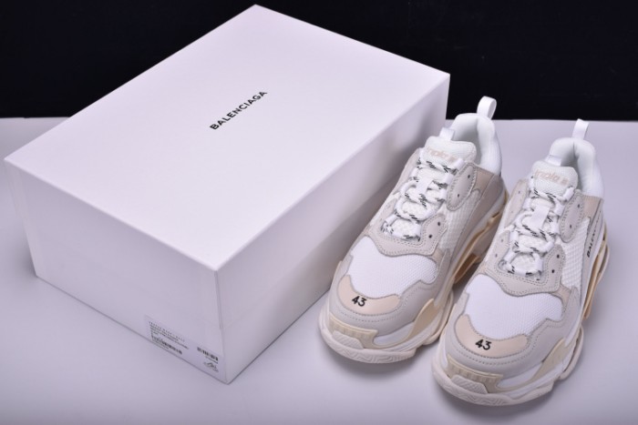 balen 17fw triple s“cream” 490671-w06f1-9000