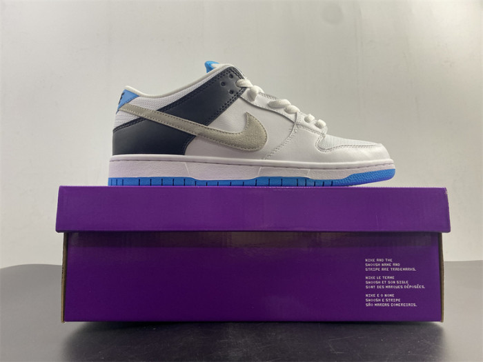 nike sb dunk low “laser blue” bq6817-101