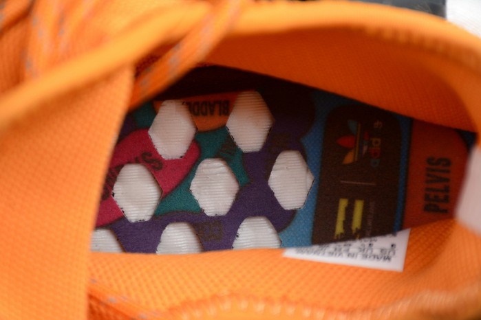 a*d*das nmd r1 pharrell hu hue man tangerine bb3070