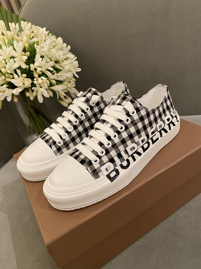 bur*berry sneakers