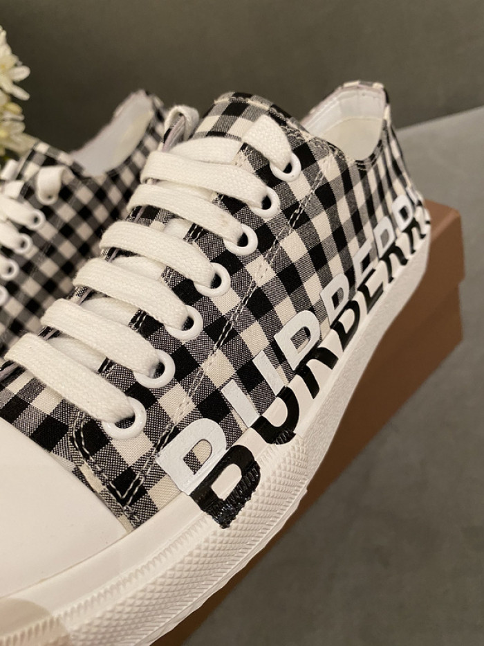 bur*berry sneakers