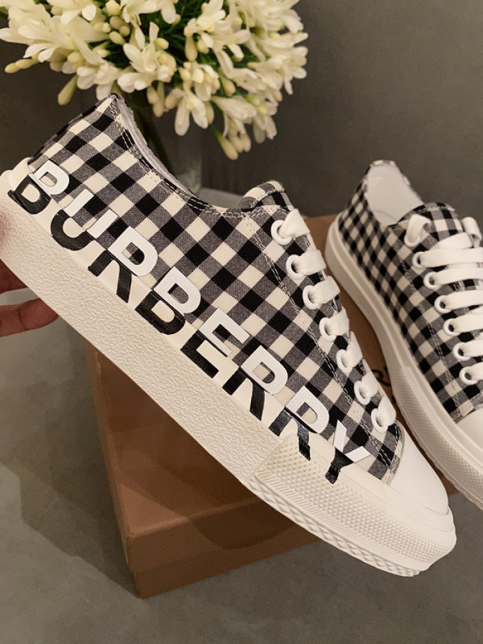 bur*berry sneakers