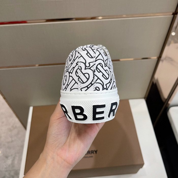 bur*berry sneakers