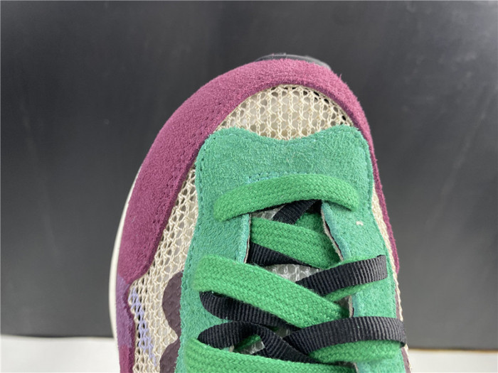 sacai x nike regasus vaporrly sp beige purplish red grass green bv0073-102