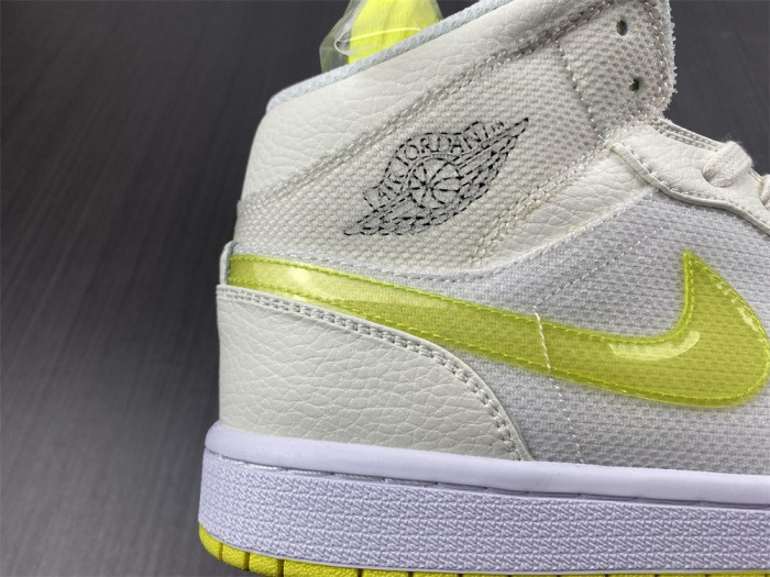 air jordan 1 mid se voltage yellow (w) db2822-107