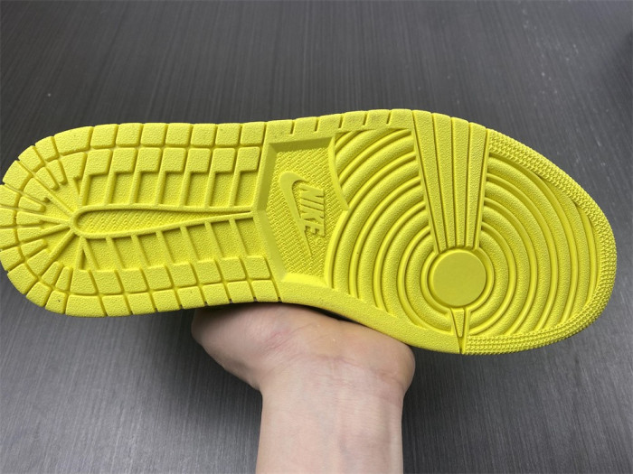 air jordan 1 mid se voltage yellow (w) db2822-107