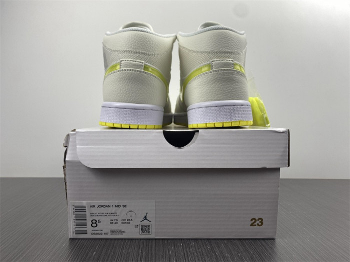 air jordan 1 mid se voltage yellow (w) db2822-107