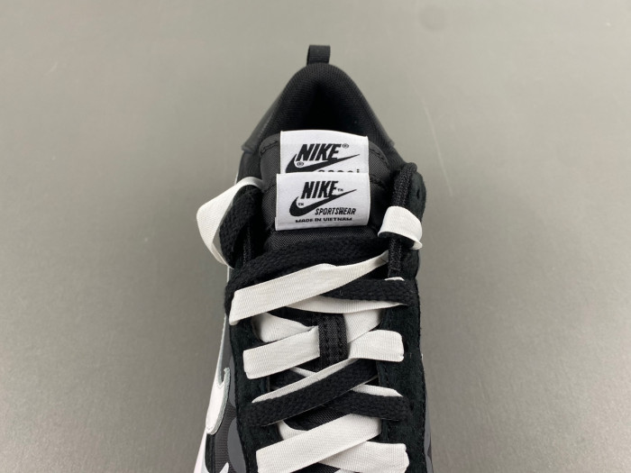 nike sacai x vaporwaffle “tour yellow ” dd1875-003