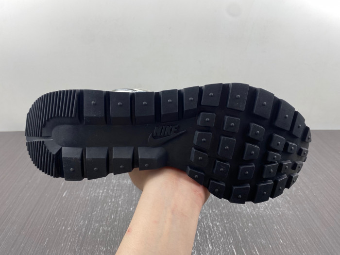 nike sacai x vaporwaffle grey white dd1875-101