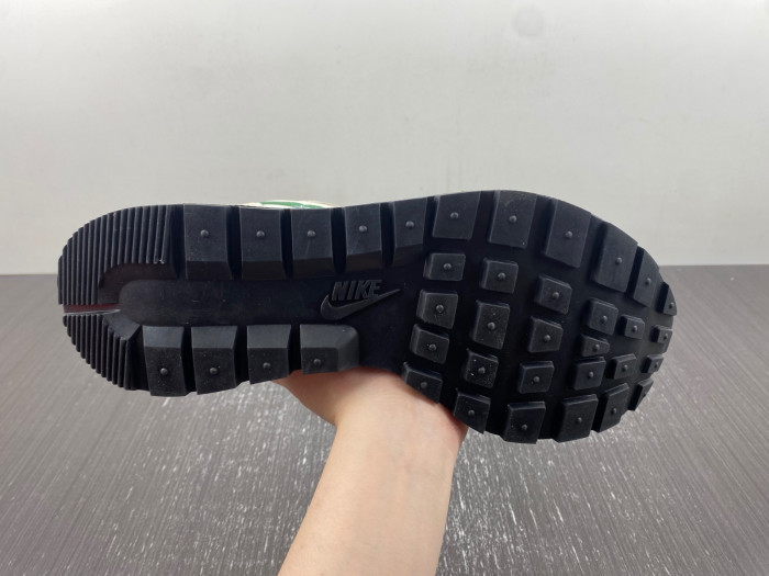 nike sacai x vaporwaffle green white dd1875-102