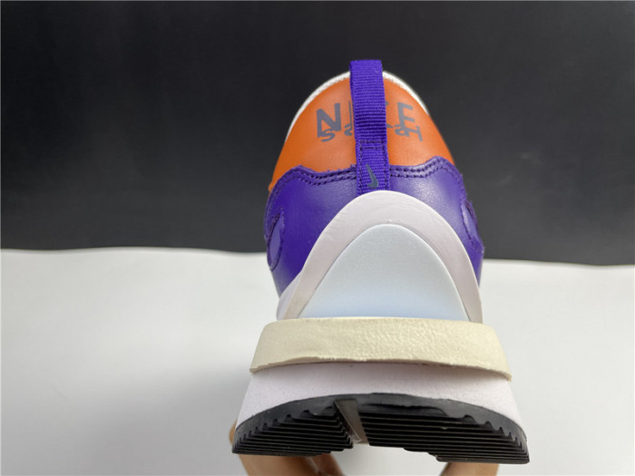 nike vaporwaffle sacai dark iris dd1875-500