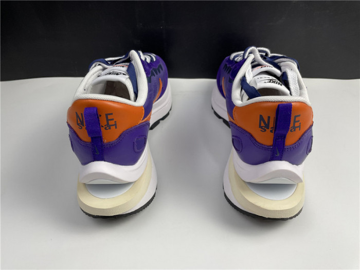 nike vaporwaffle sacai dark iris dd1875-500