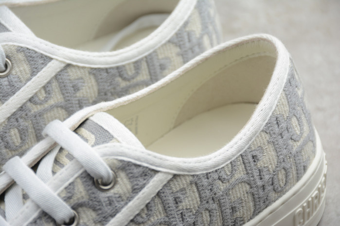 b23 oblique sneaker