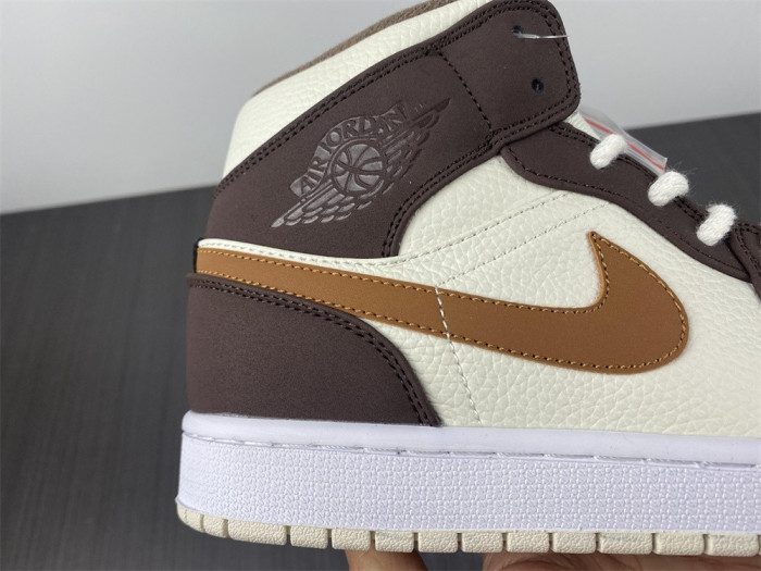 air jordan 1 mid brown fleece do6699-200