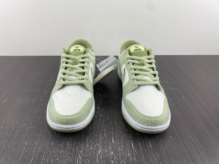 nike dunk low se fleece pack honeydew dq7579-300