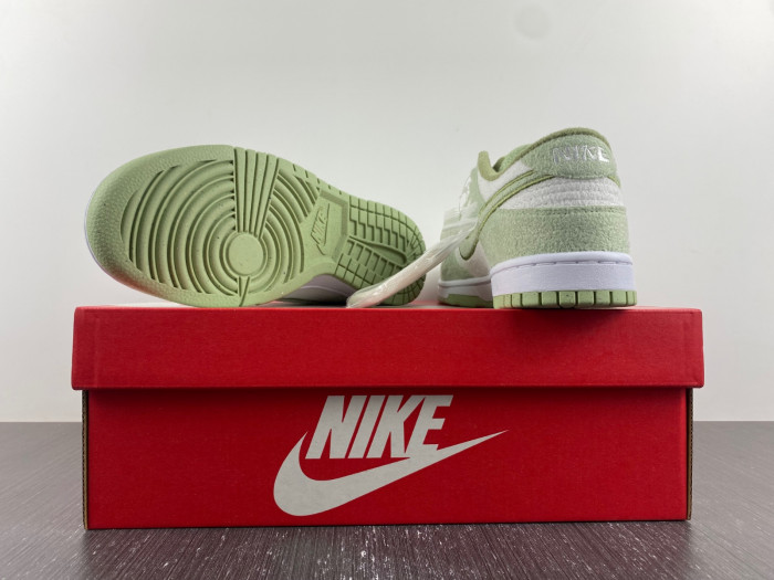 nike dunk low se fleece pack honeydew dq7579-300