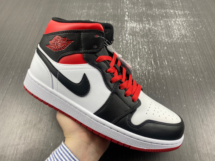 air jordan 1 mid gym red black toe dq8426-106