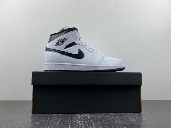 air jordan 1 mid reverse panda dq8426-132