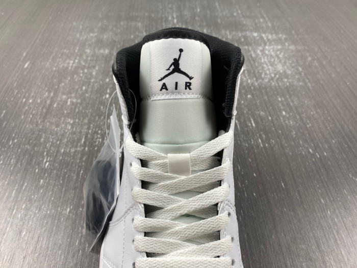 air jordan 1 mid reverse panda dq8426-132