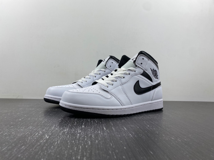 air jordan 1 mid reverse panda dq8426-132