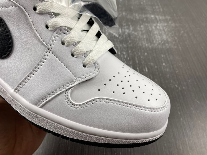 air jordan 1 mid reverse panda dq8426-132