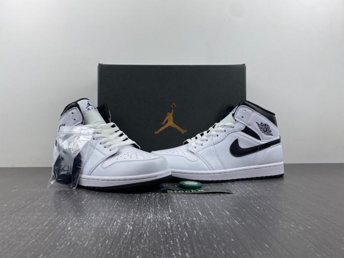 air jordan 1 mid reverse panda dq8426-132