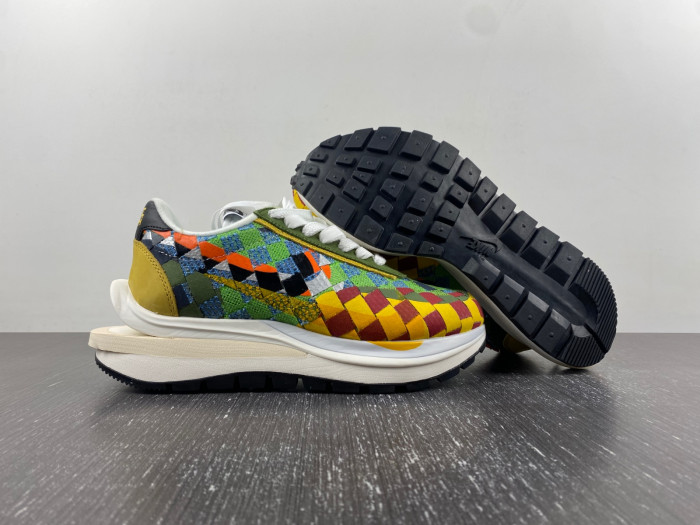 nike sacai x waffle woven green gusto dr5209-300