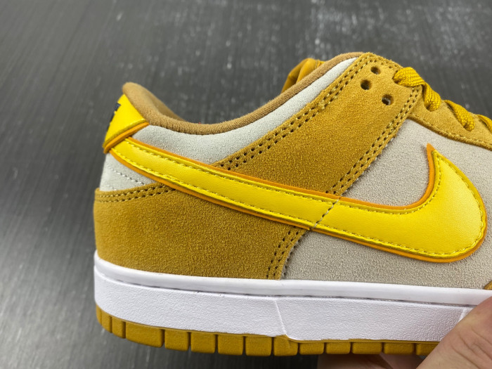 nike dunk low celestial gold suede dv7411-200
